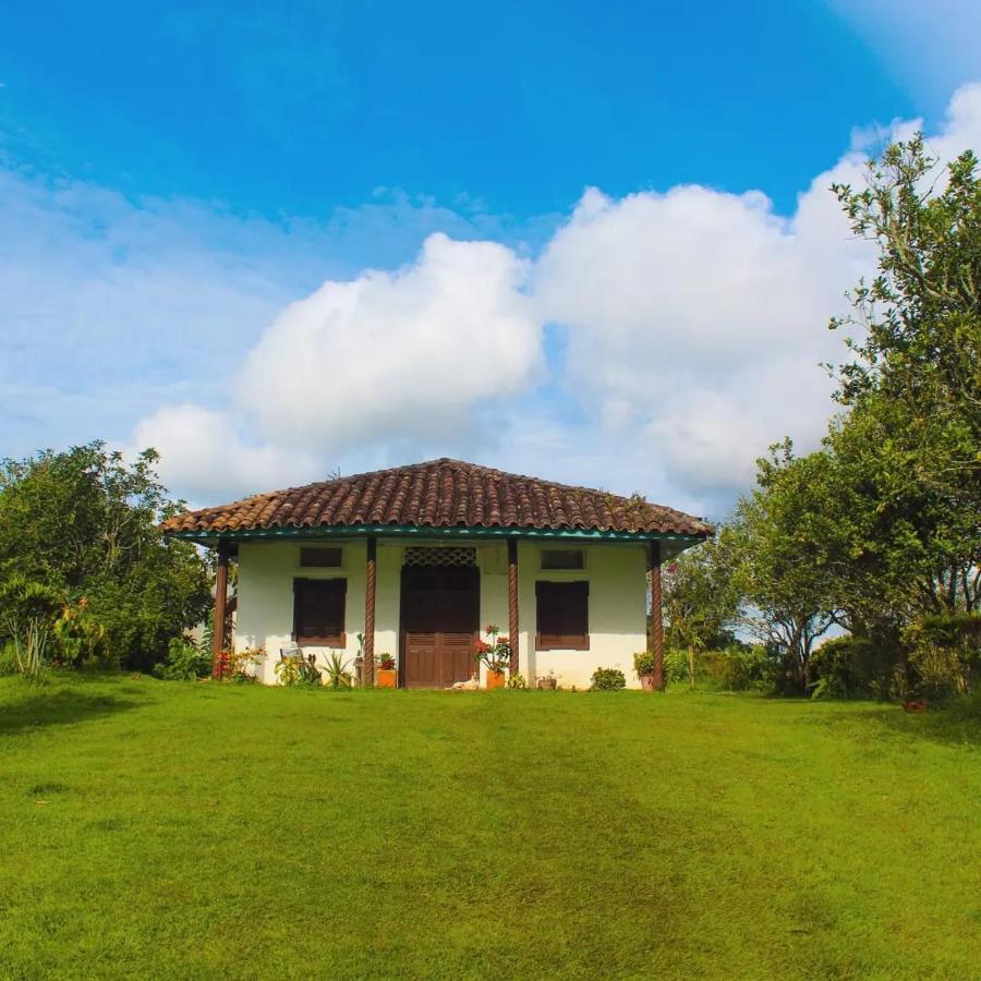 Hotel Casa De Teja Norcasia Kültér fotó